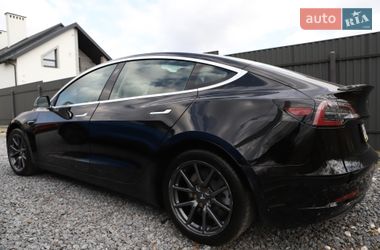 Седан Tesla Model 3 2020 в Дрогобыче