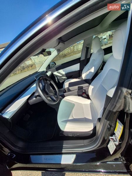 Седан Tesla Model 3 2018 в Луцке