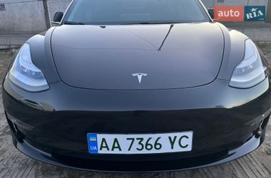 Седан Tesla Model 3 2019 в Киеве