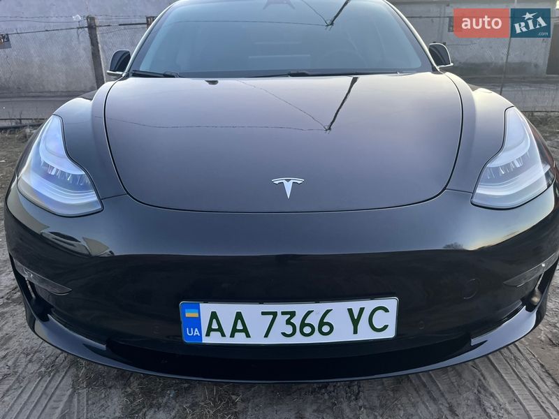 Седан Tesla Model 3 2019 в Киеве