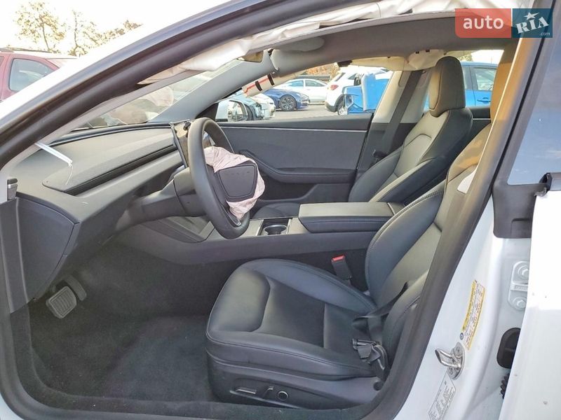 Седан Tesla Model 3 2024 в Калиновке