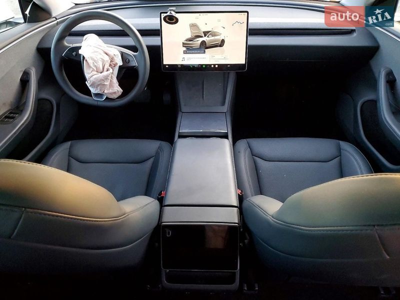 Седан Tesla Model 3 2024 в Калиновке