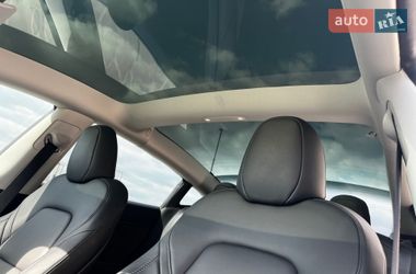 Седан Tesla Model 3 2023 в Тернополе
