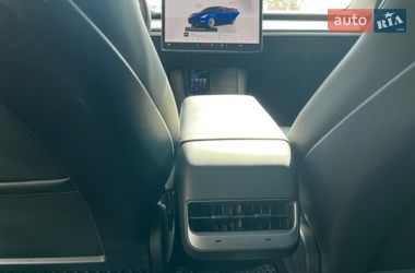 Седан Tesla Model 3 2023 в Тернополе