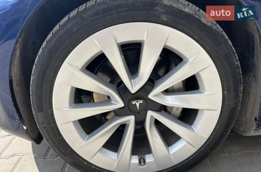 Седан Tesla Model 3 2023 в Тернополе
