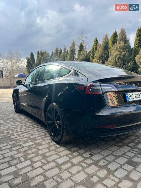 Седан Tesla Model 3 2021 в Самборе