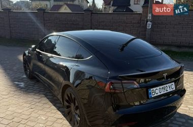 Седан Tesla Model 3 2023 в Львове