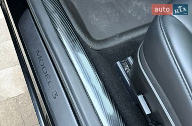 Седан Tesla Model 3 2023 в Львове