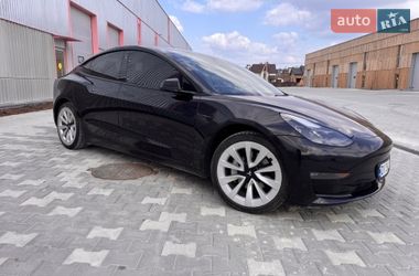 Седан Tesla Model 3 2022 в Львове
