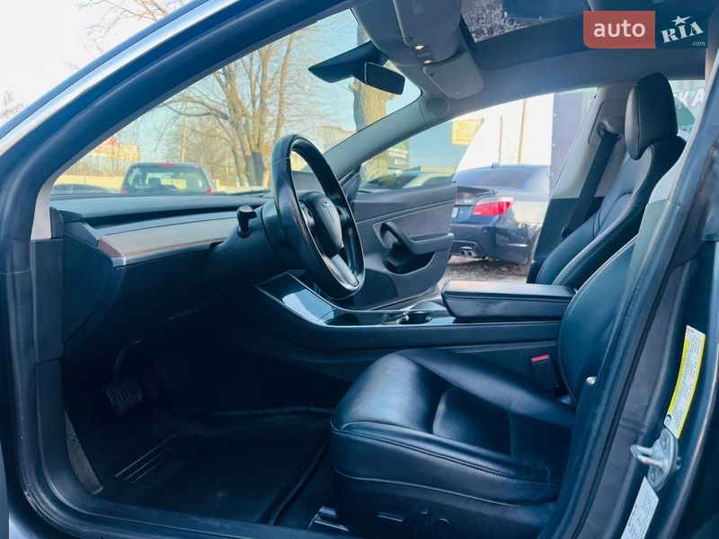 Седан Tesla Model 3 2019 в Харькове