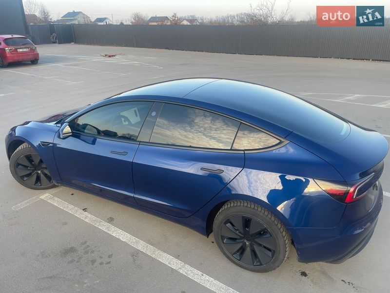 Седан Tesla Model 3 2024 в Киеве