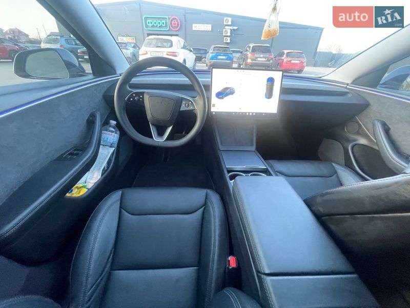 Седан Tesla Model 3 2024 в Киеве