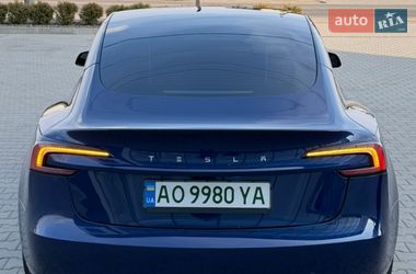 Седан Tesla Model 3 2025 в Хусте