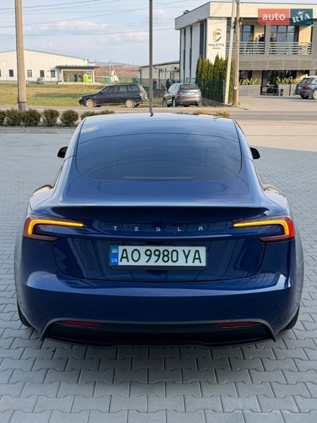 Седан Tesla Model 3 2025 в Хусте