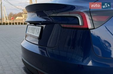 Седан Tesla Model 3 2025 в Хусте