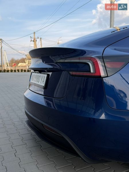 Седан Tesla Model 3 2025 в Хусте