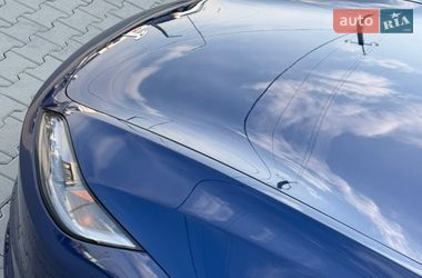Седан Tesla Model 3 2025 в Хусте