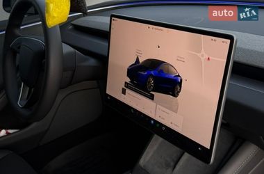 Седан Tesla Model 3 2025 в Хусте