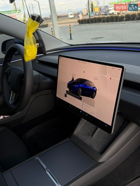 Седан Tesla Model 3 2025 в Хусте