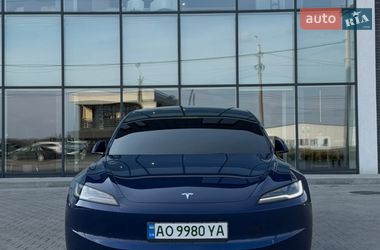 Седан Tesla Model 3 2025 в Хусте