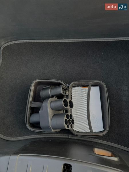 Седан Tesla Model 3 2022 в Львове