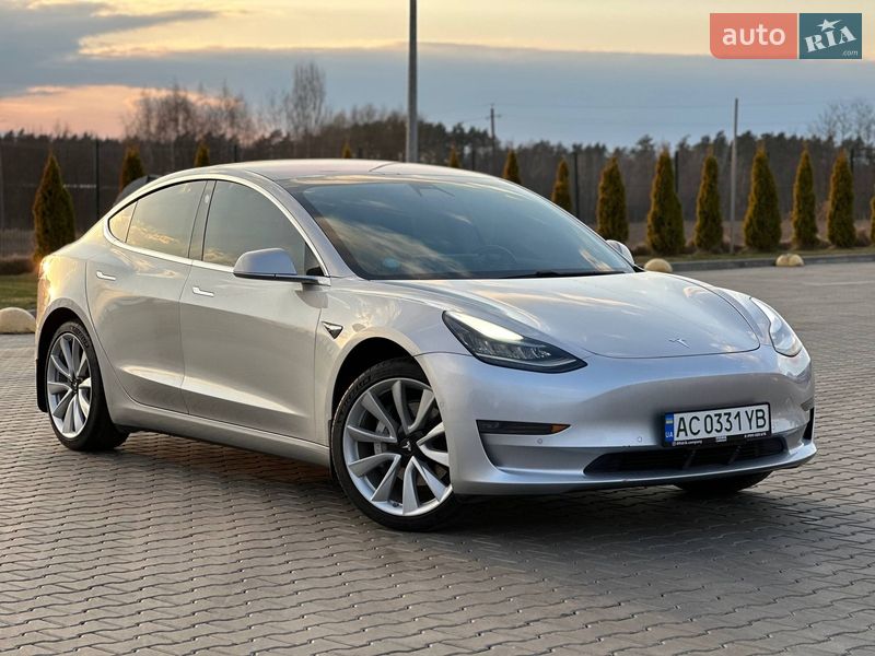 Седан Tesla Model 3 2017 в Луцьку