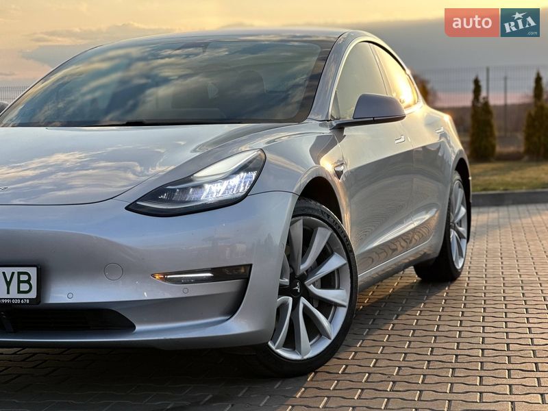 Седан Tesla Model 3 2017 в Луцьку