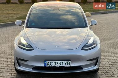 Седан Tesla Model 3 2017 в Луцьку
