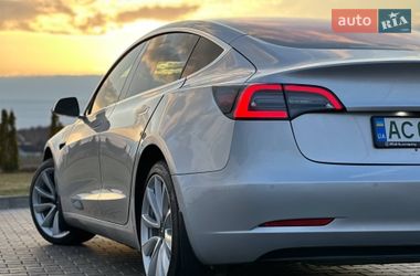 Седан Tesla Model 3 2017 в Луцьку