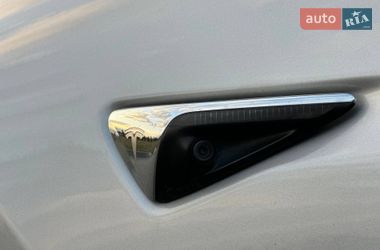 Седан Tesla Model 3 2017 в Луцьку