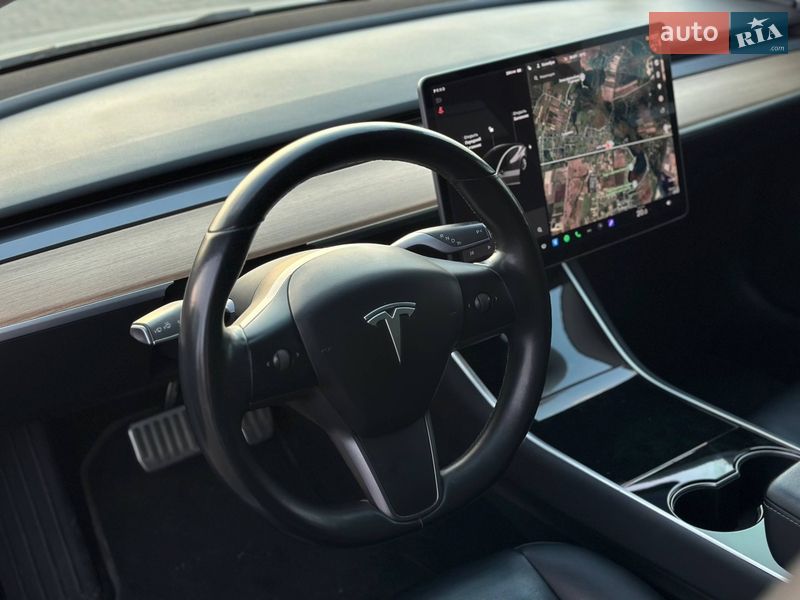 Седан Tesla Model 3 2017 в Луцьку