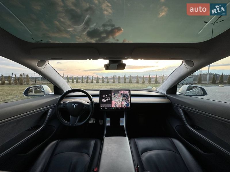 Седан Tesla Model 3 2017 в Луцьку