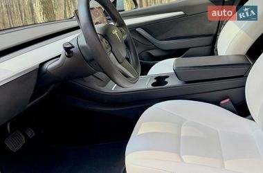 Седан Tesla Model 3 2022 в Львове