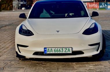 Седан Tesla Model 3 2021 в Кременчуці