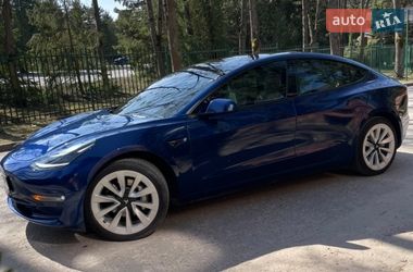 Седан Tesla Model 3 2022 в Львове