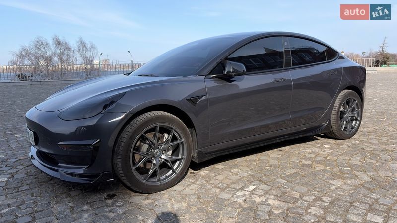 Седан Tesla Model 3 2022 в Дніпрі