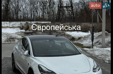 Седан Tesla Model 3 2020 в Луцке