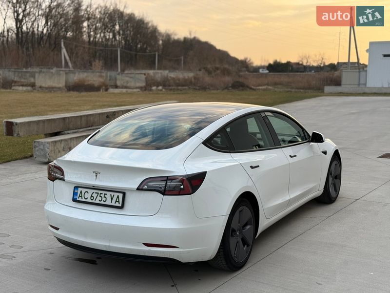 Седан Tesla Model 3 2021 в Луцке