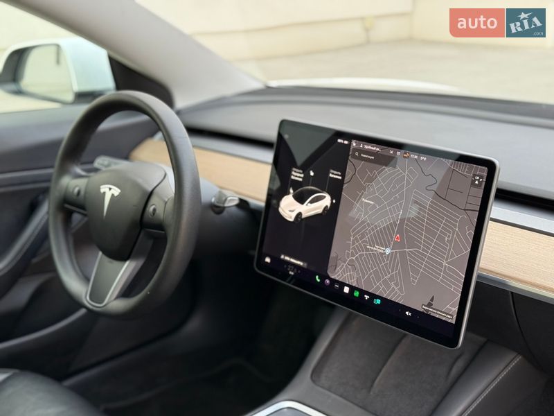 Седан Tesla Model 3 2021 в Луцке