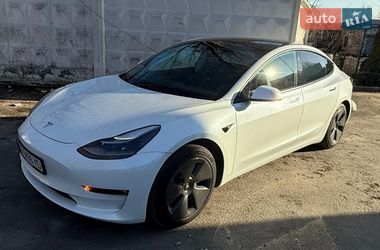 Седан Tesla Model 3 2022 в Киеве