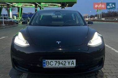 Седан Tesla Model 3 2019 в Львове