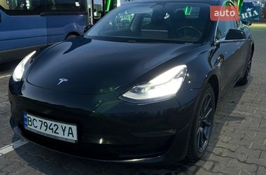 Седан Tesla Model 3 2019 в Львове