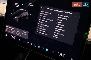 Седан Tesla Model 3 2019 в Львове