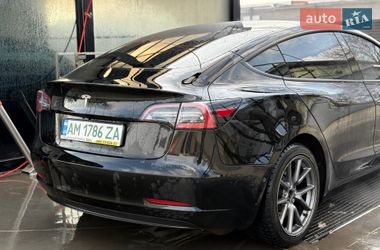 Седан Tesla Model 3 2022 в Івано-Франківську