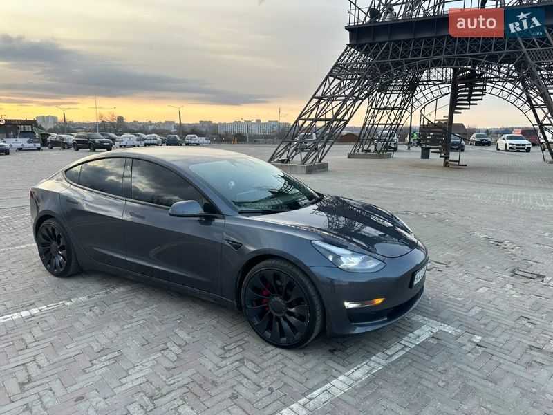 Седан Tesla Model 3 2022 в Харькове