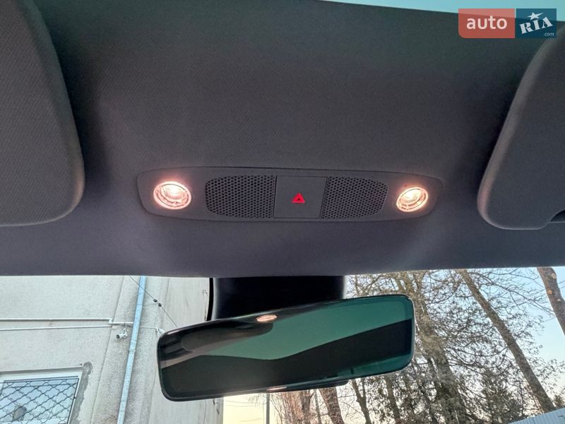 Седан Tesla Model 3 2023 в Яворові