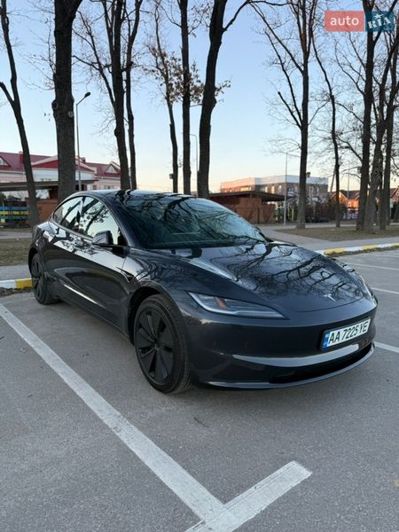 Седан Tesla Model 3 2025 в Києві