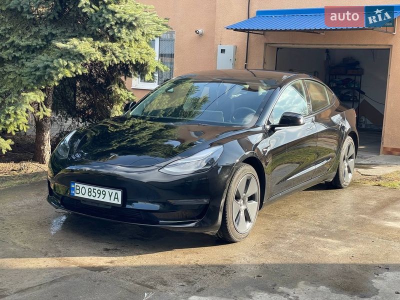 Tesla Model 3 2022