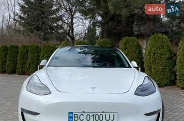 Седан Tesla Model 3 2022 в Львове