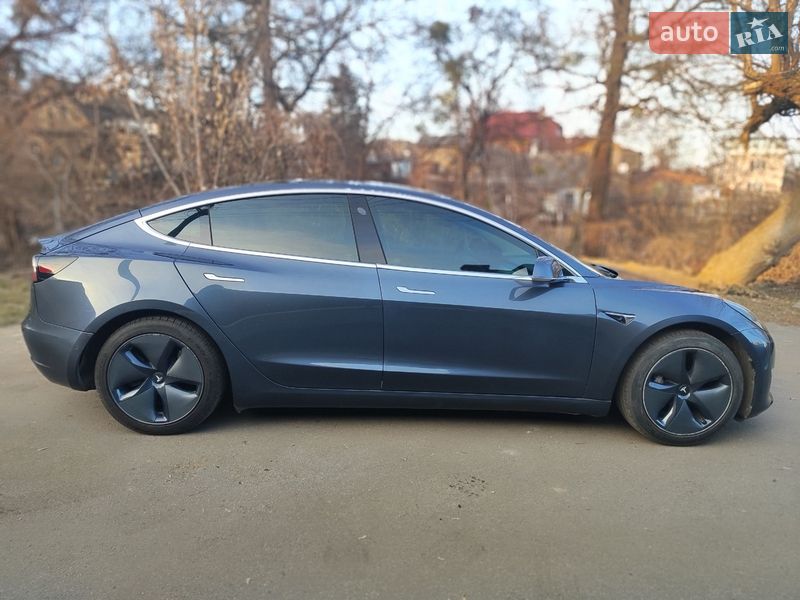 Седан Tesla Model 3 2020 в Киеве